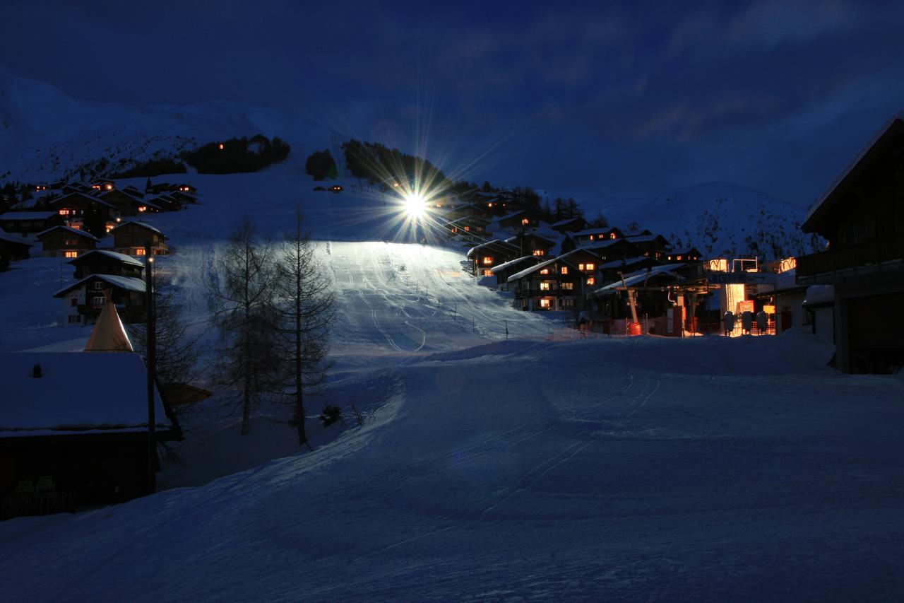 Gruppenhaus Im Walliser Alpstyle Rosswald ภายนอก รูปภาพ