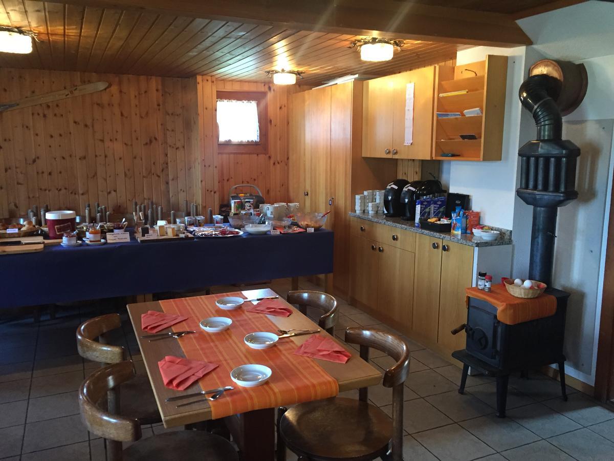 Gruppenhaus Im Walliser Alpstyle Rosswald ภายนอก รูปภาพ