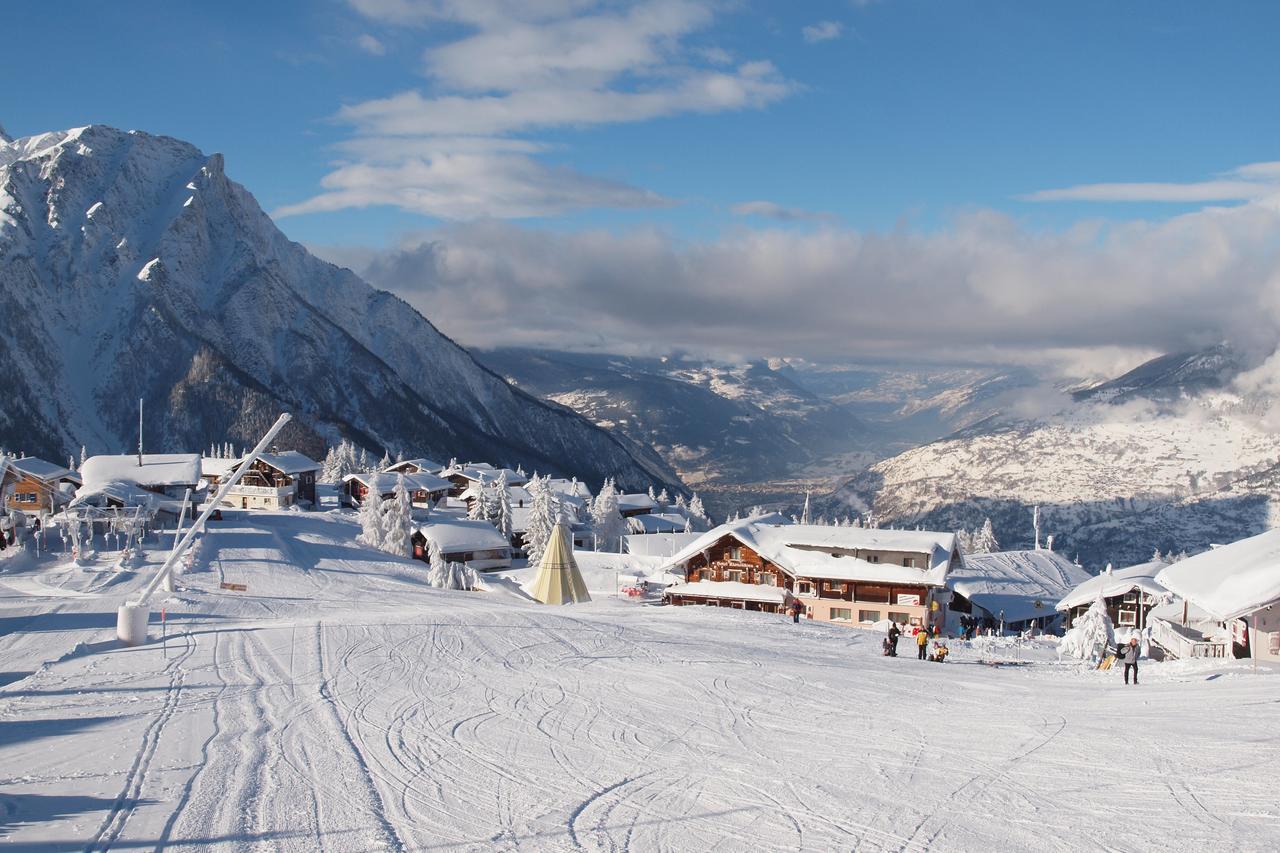 Gruppenhaus Im Walliser Alpstyle Rosswald ภายนอก รูปภาพ